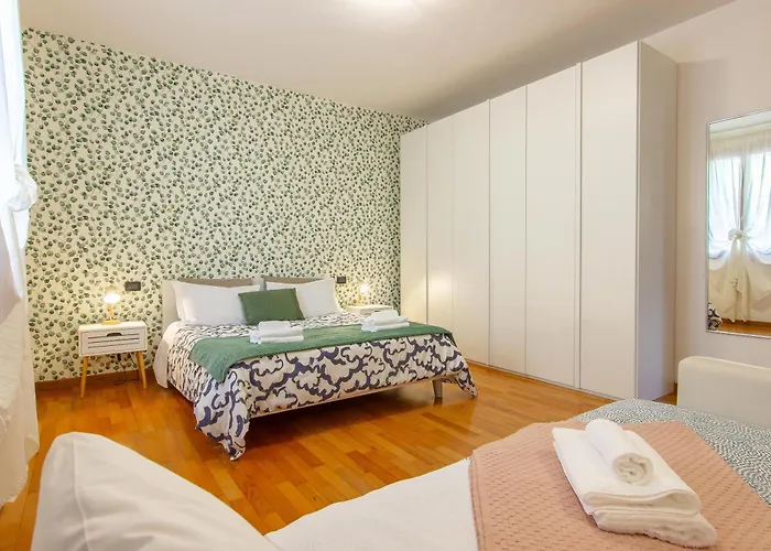 Casa Olivia Private Garden & Parking